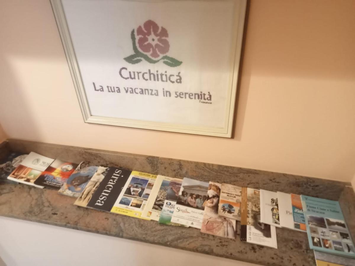 הוילה אבולה Curchitica מראה חיצוני תמונה